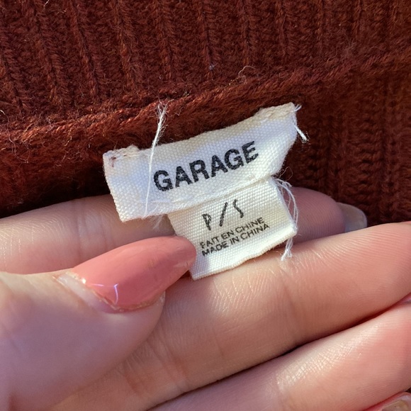 🌻2/$25 GARAGE ⋆ Colour-block Knit Sweater - Picture 2 of 2